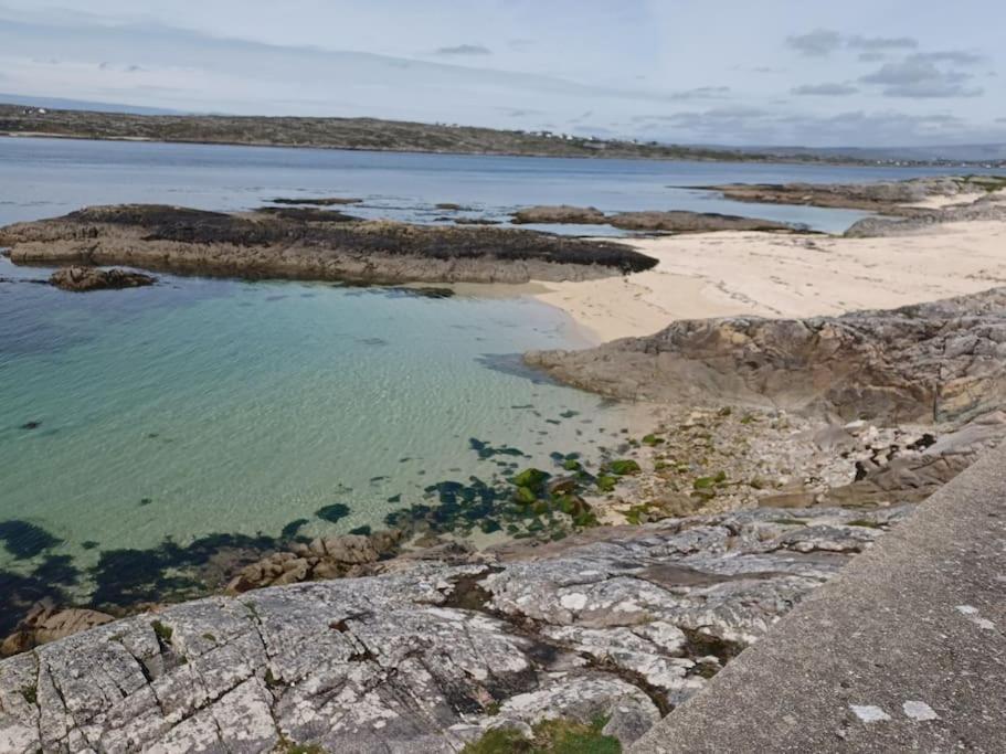 Curlews Rest - Gateway To The Aran Islands Apartment กัลเวย์ ภายนอก รูปภาพ